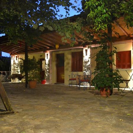 Chouchounikos Apartments Лефокастро Экстерьер фото