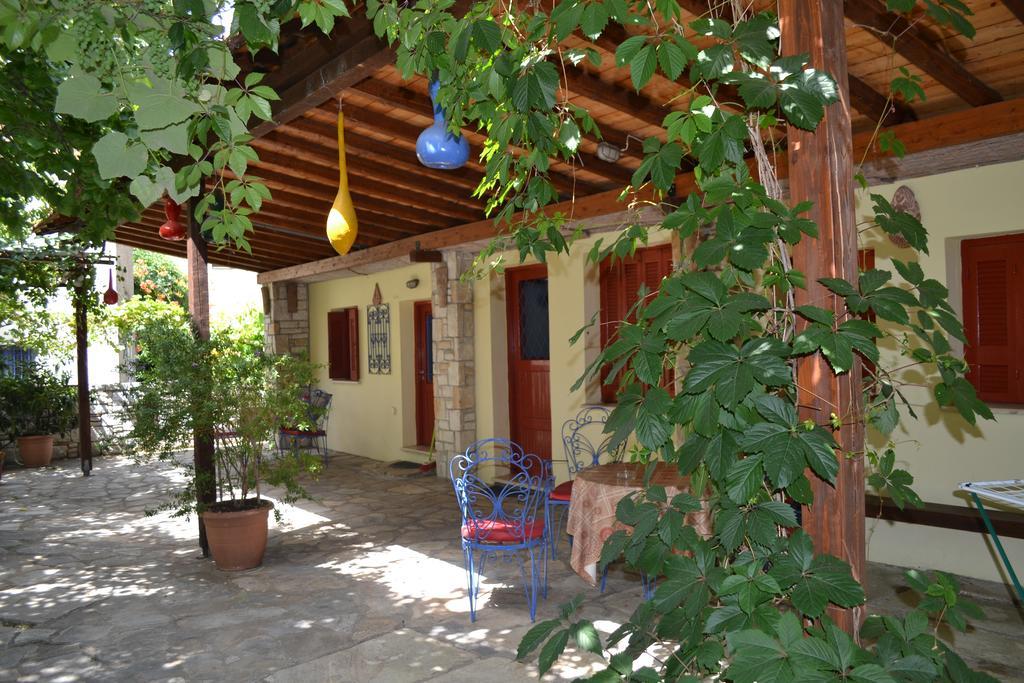 Chouchounikos Apartments Лефокастро Экстерьер фото